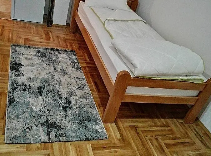 Ortodoks דירה Brus